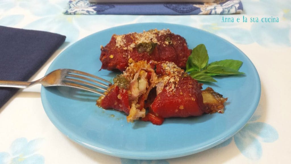 Roasted Pepper Rolls