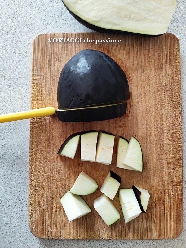 cut into regular cubes eggplants