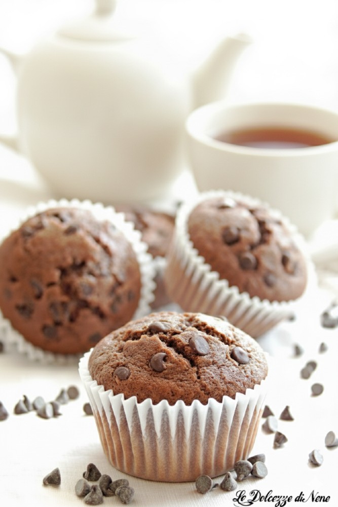 water and chocolate muffins