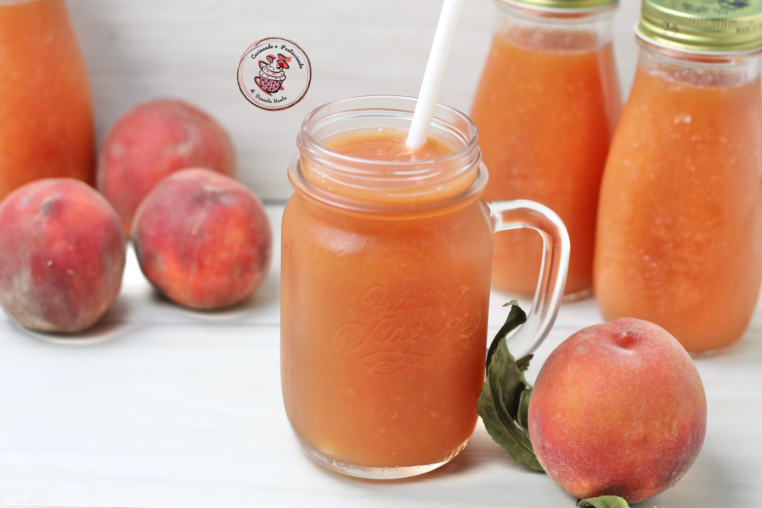 PEACH FRUIT JUICE WITH THE BIMBY: Natural, Genuine, and Homemade
