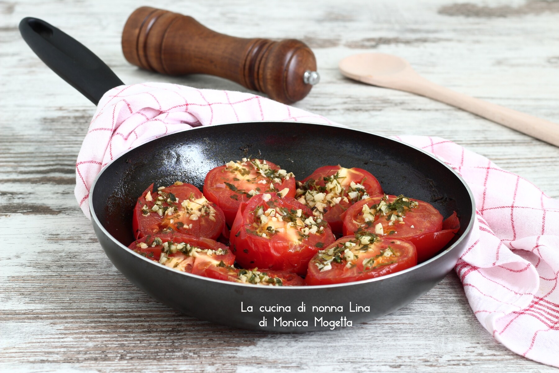 Easy and Tasty Pan-Roasted Tomatoes!