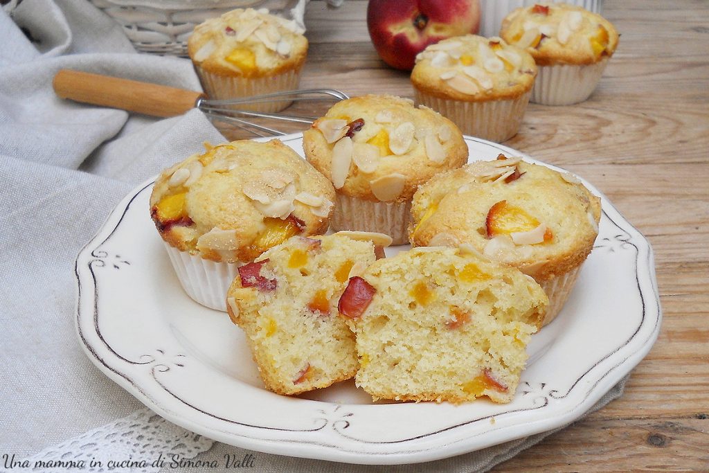 5-minute peach cake