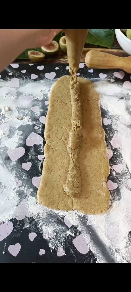 Filling with fig filling