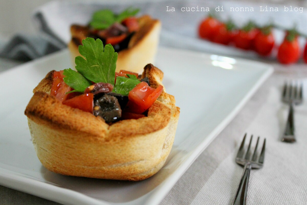 Crunchy Baskets with Cherry Tomatoes and Olives