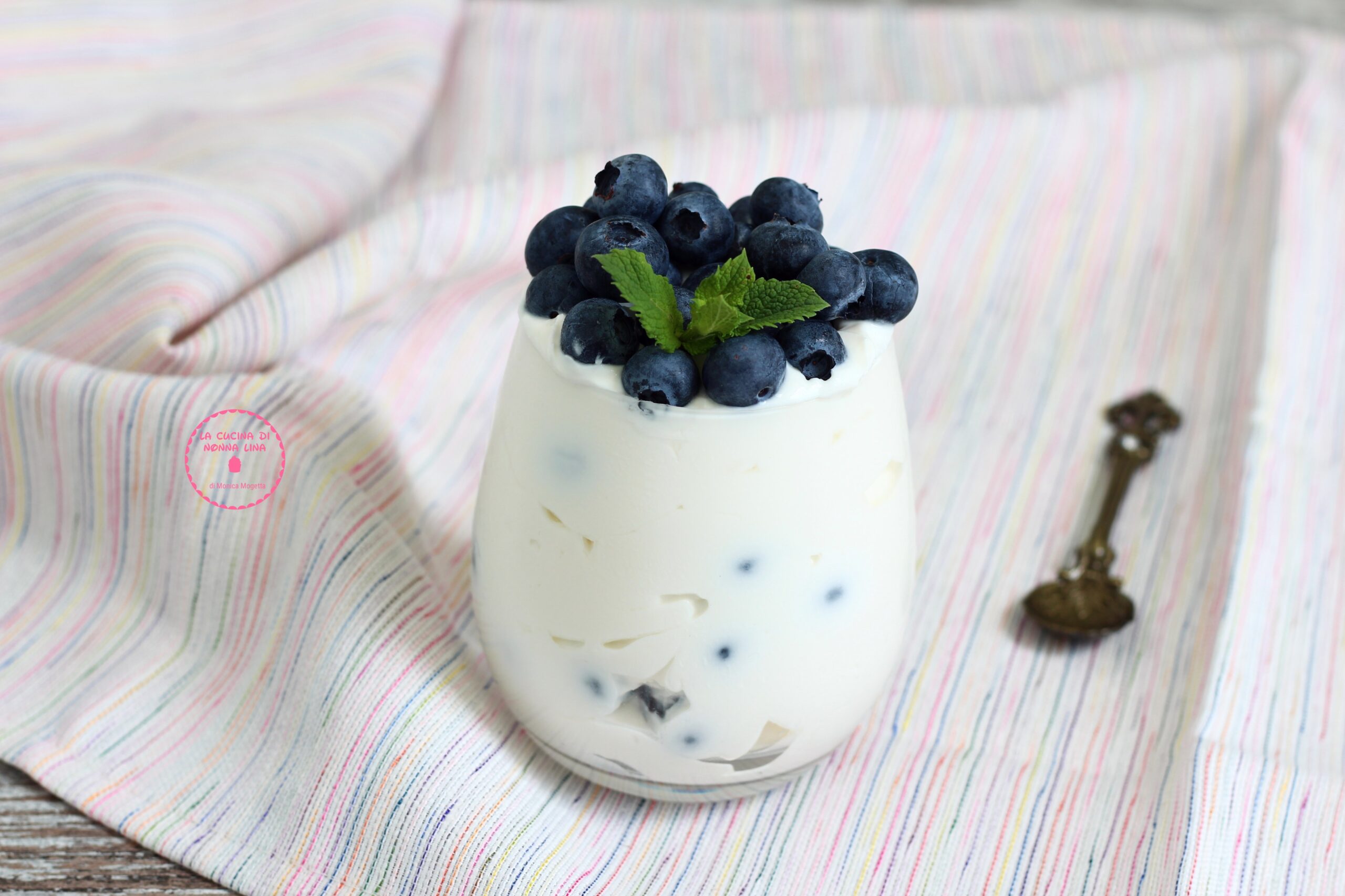 Creamy and Delicious Blueberry Cup!