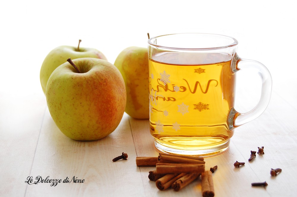 APPLE MULLED OR MULLED APPLE