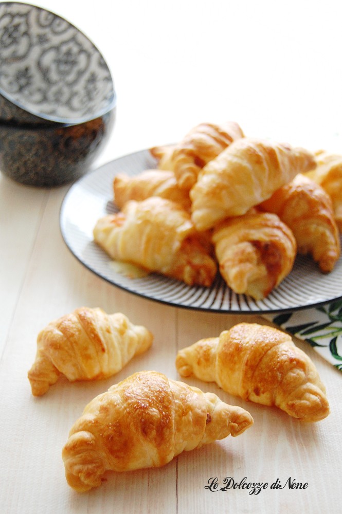 puff pastry croissants with salmon in air fryer