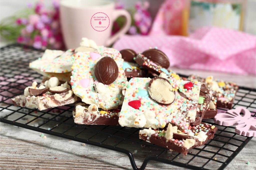 Easy and Delicious Decorated Chocolate Bars