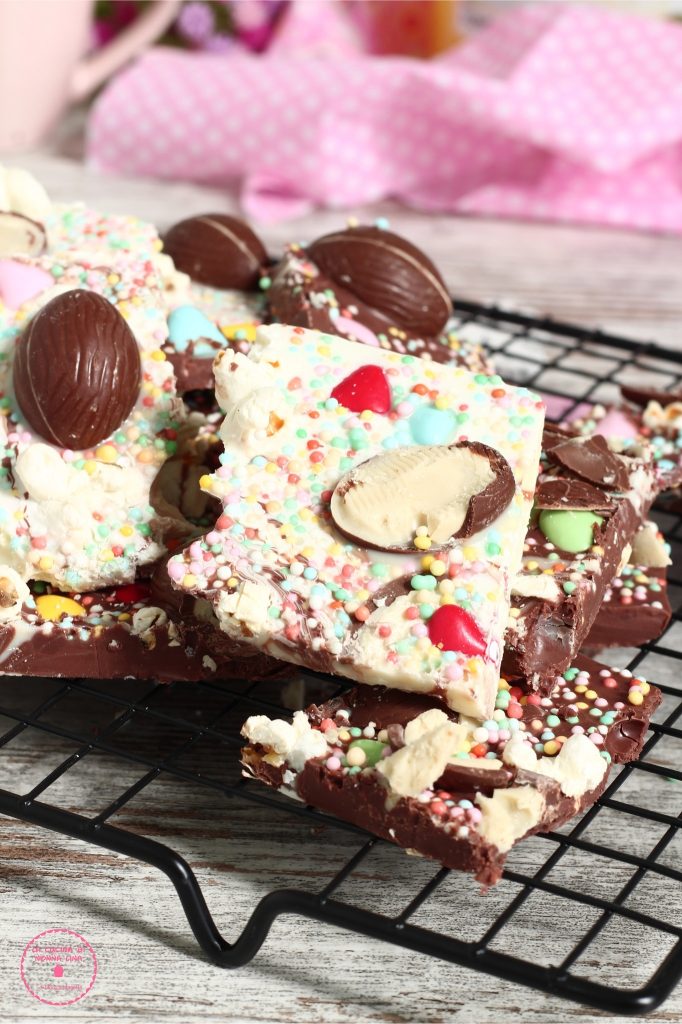 Easy and Delicious Decorated Chocolate Bars