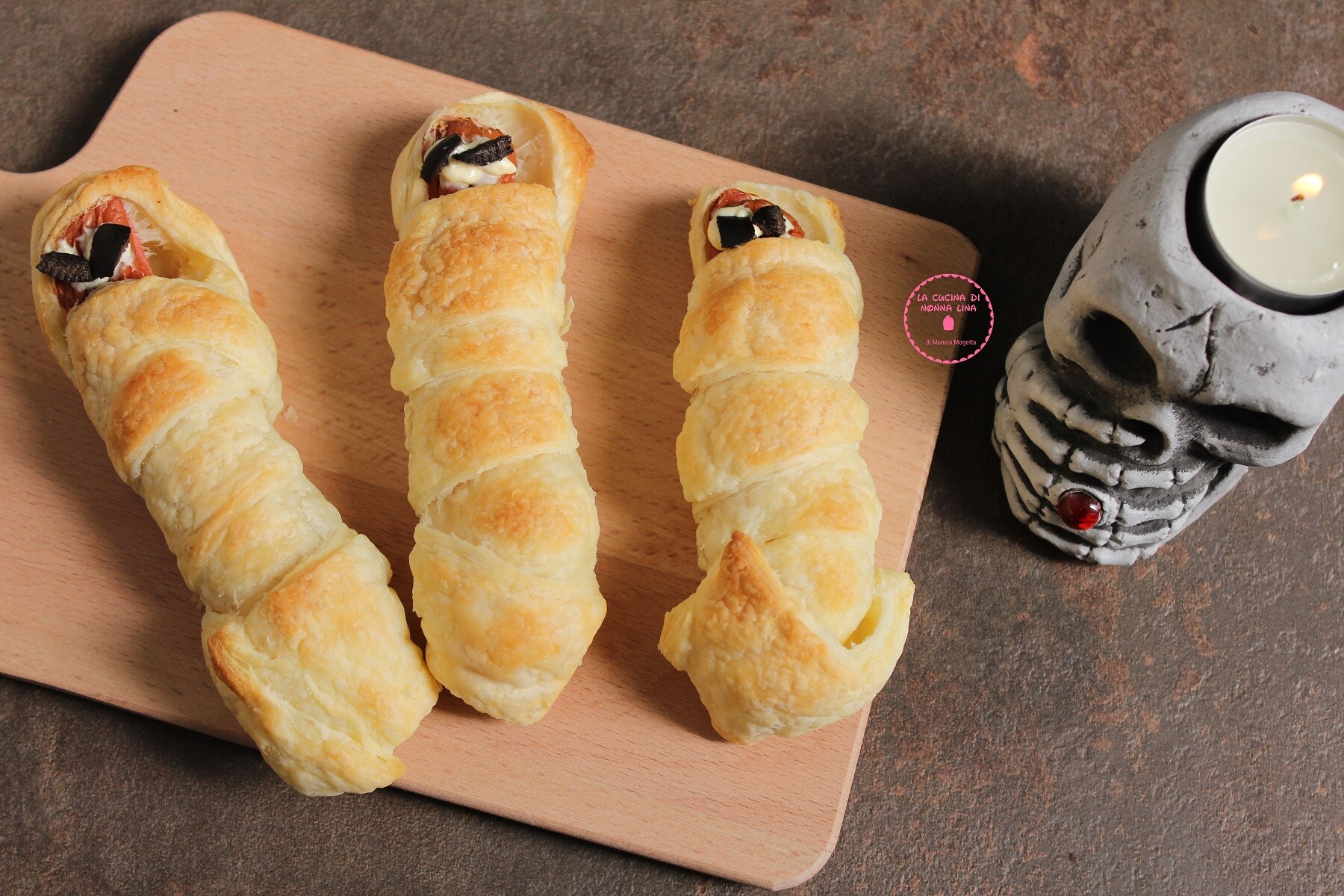 Mummy Hot Dogs, Recipe for Halloween
