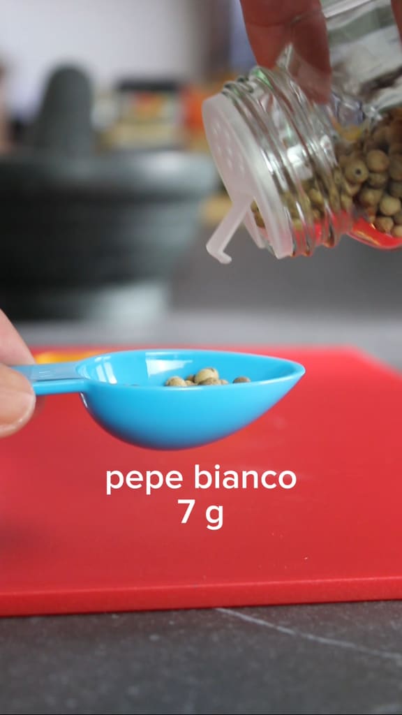 white peppercorns and 1 T equivalent to 7 g