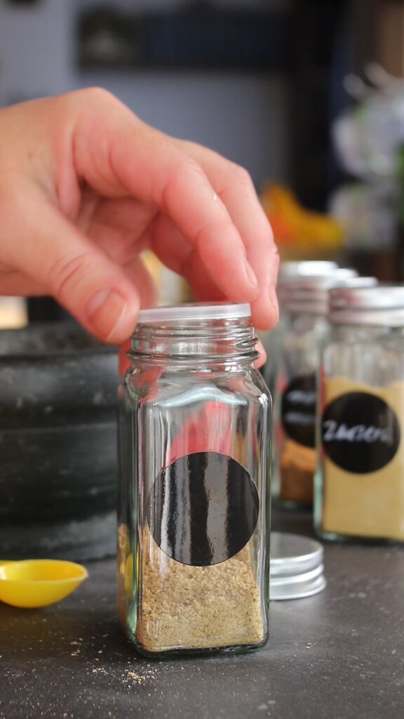 use a sieve cap on the jar neck to better dose the blend