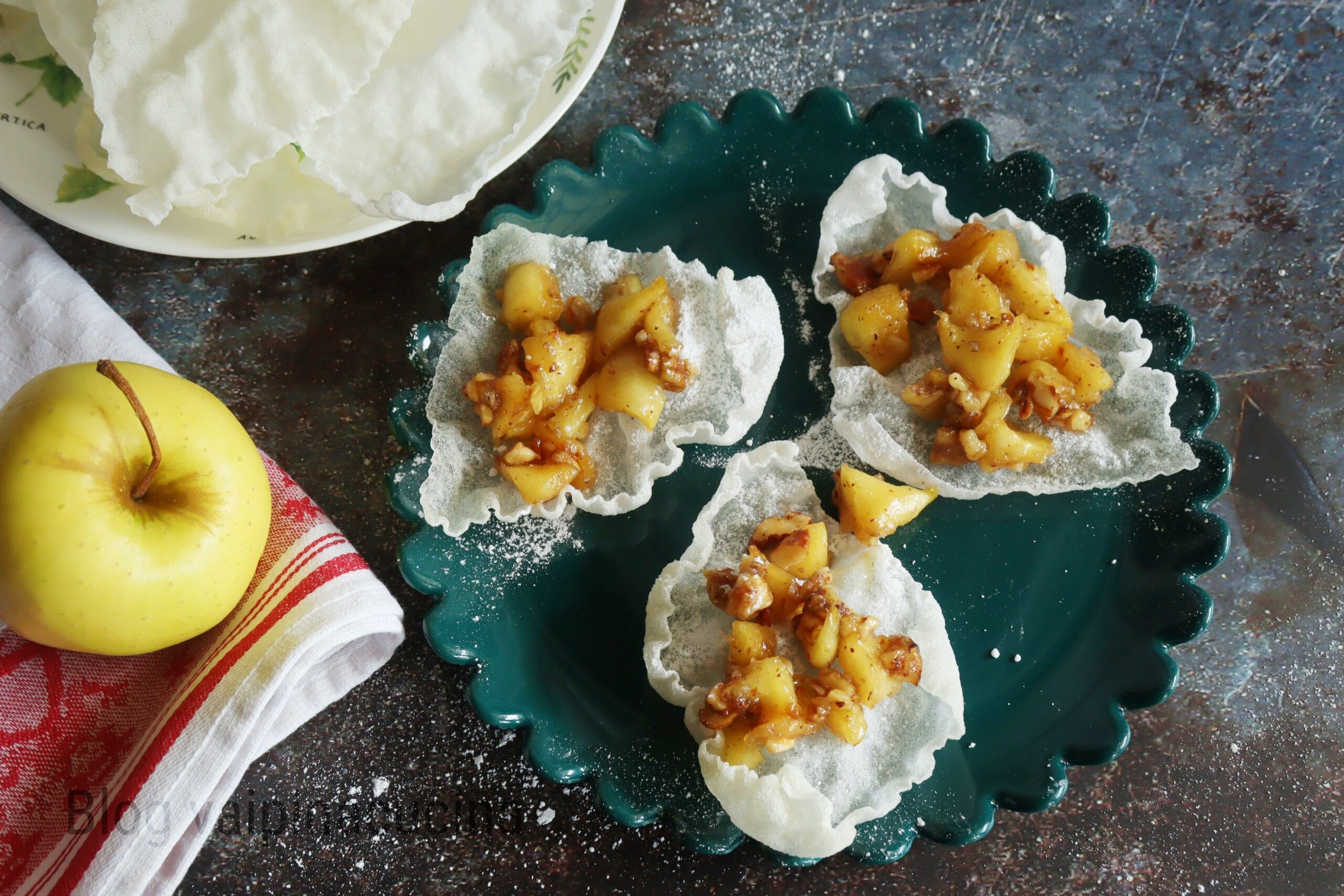 Crispy Apples in Rice Paper