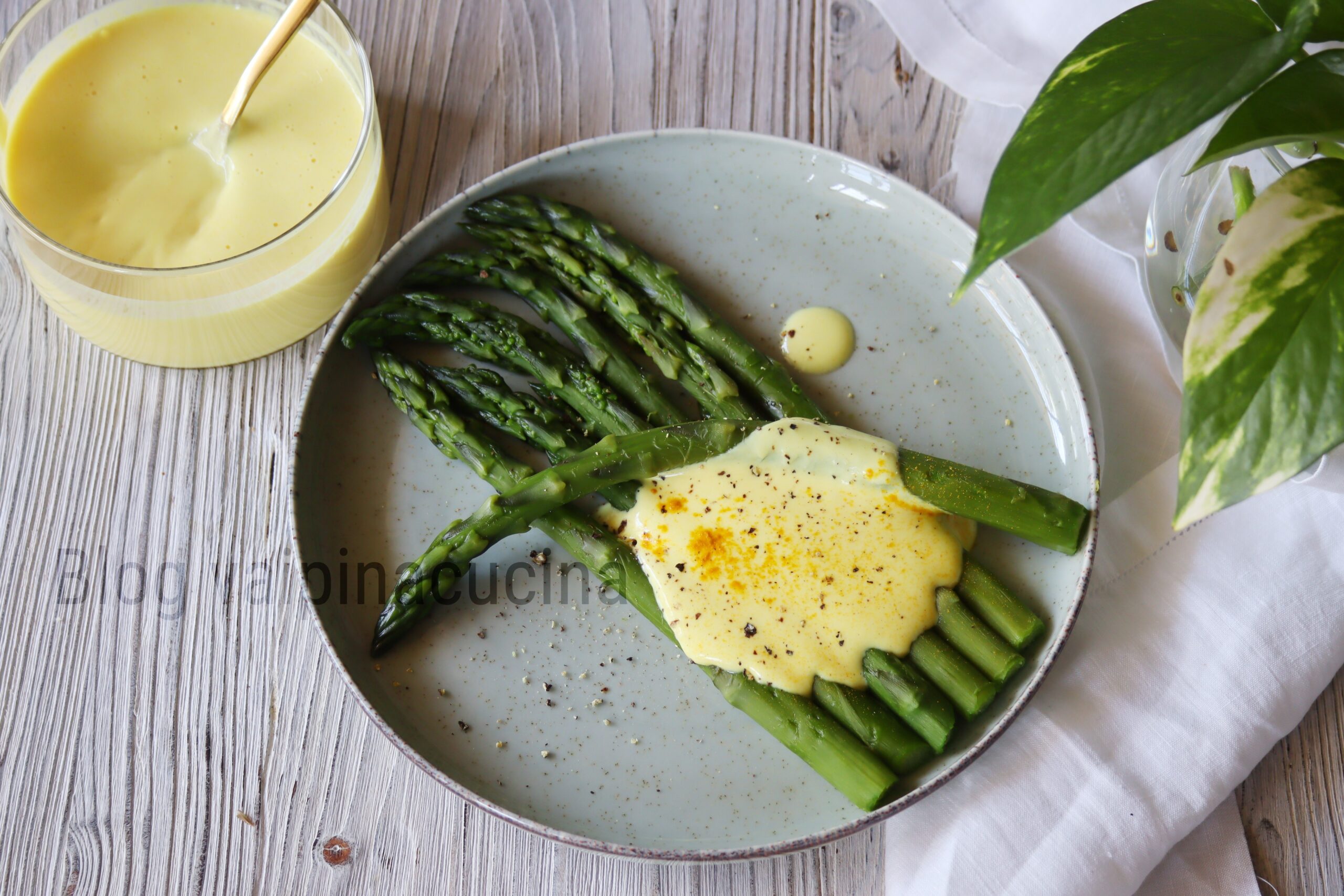 Asparagus with Fake Mayonnaise