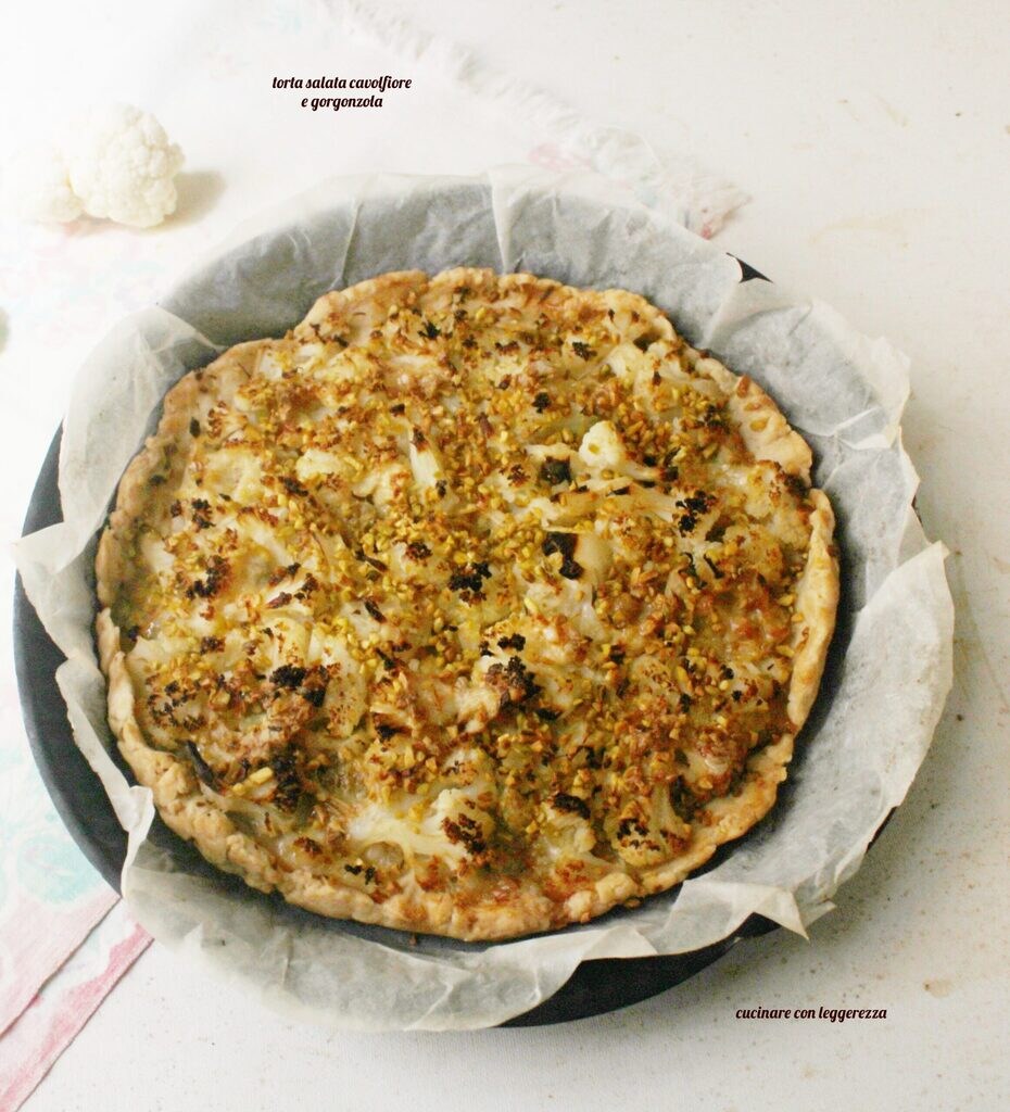 savory cauliflower and gorgonzola pie