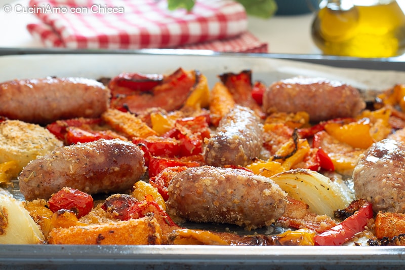 Oven-baked Sausage with Vegetables