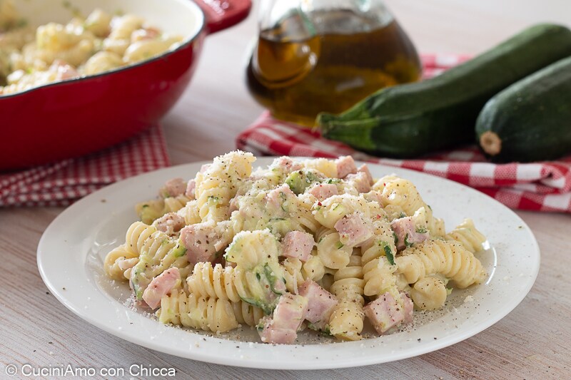 Pasta with Zucchini, Cooked Ham, and Philadelphia