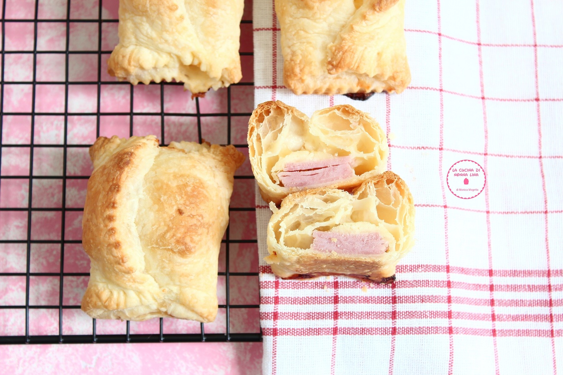 Puff Pastry Bundles with Ham and Cheese