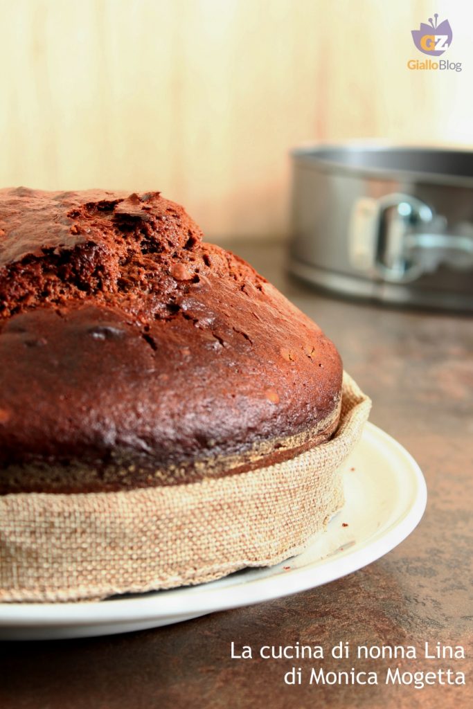 soft-hearted chocolate cake