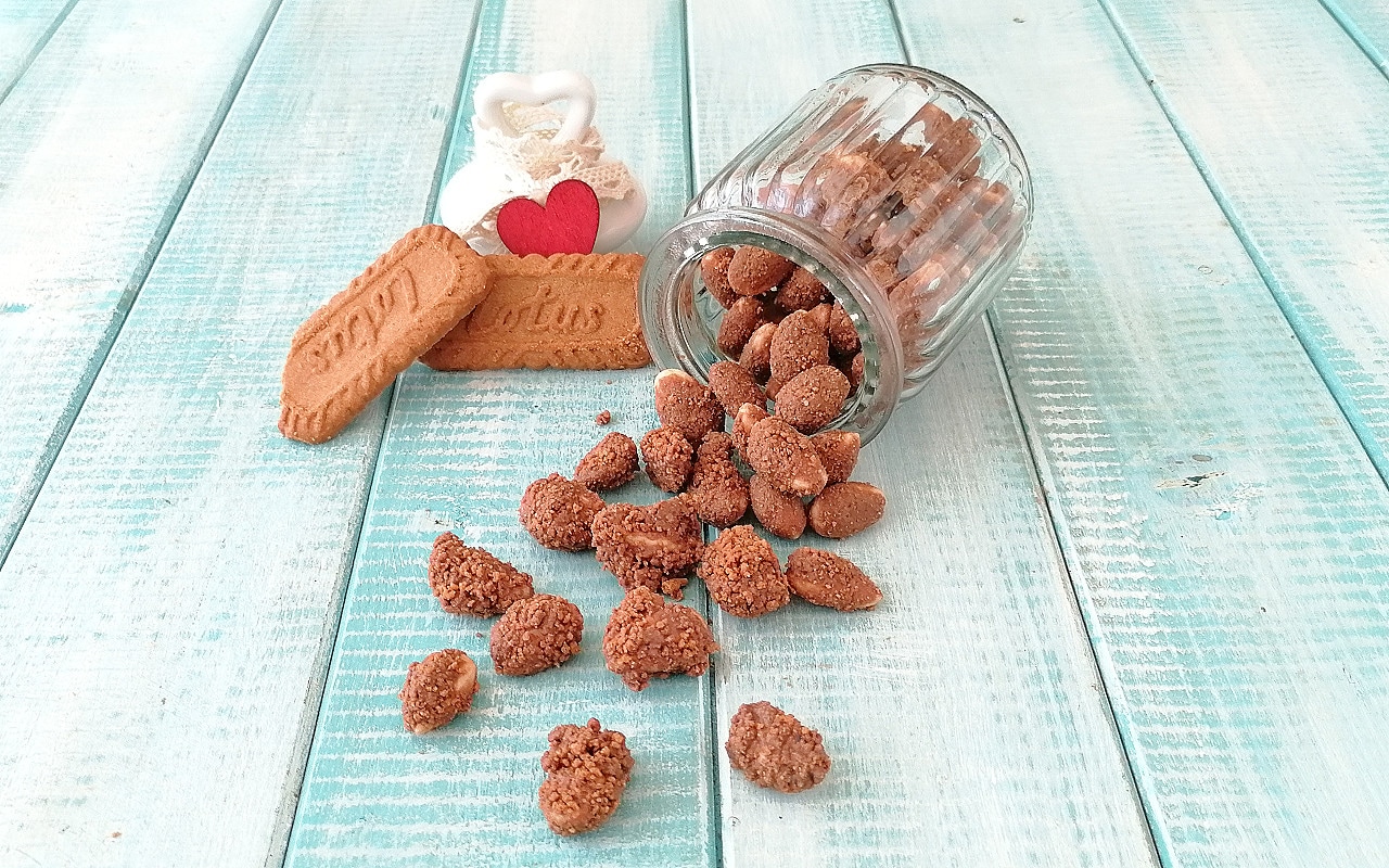 LOTUS CANDIED ALMONDS TEMPTING DELIGHT