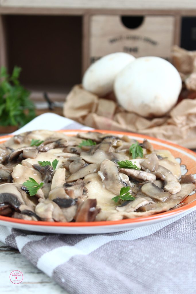 Creamy Chicken Scallops with Mushrooms