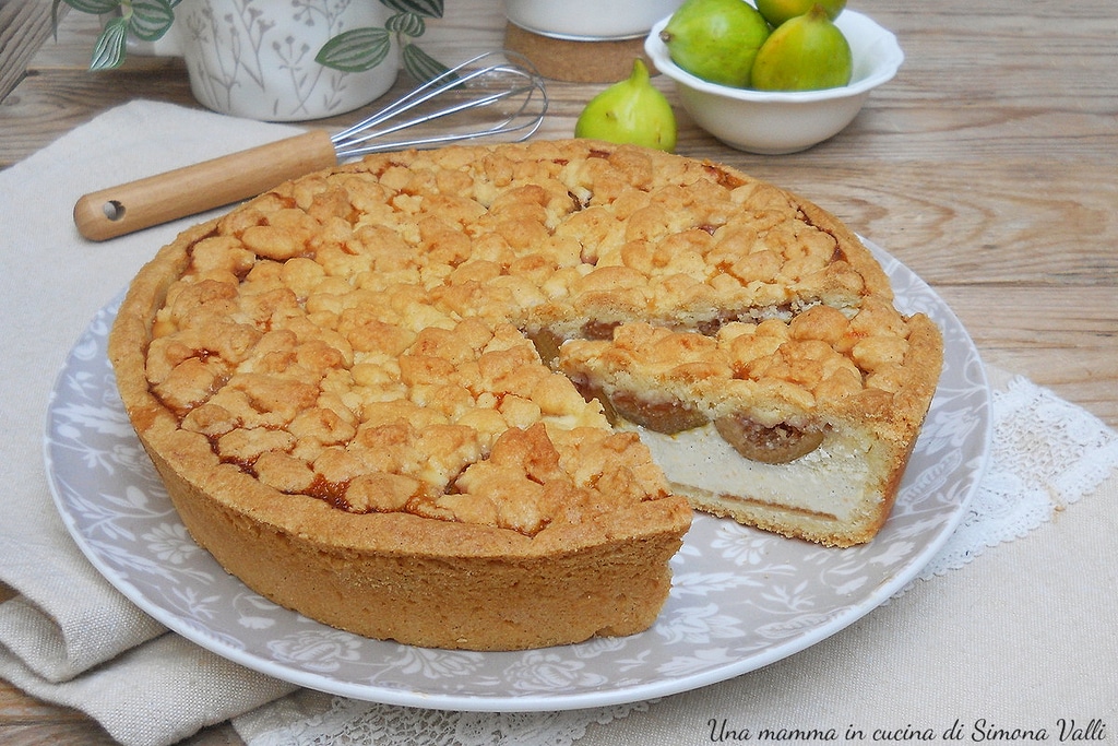 crumble with ricotta, figs, and almonds