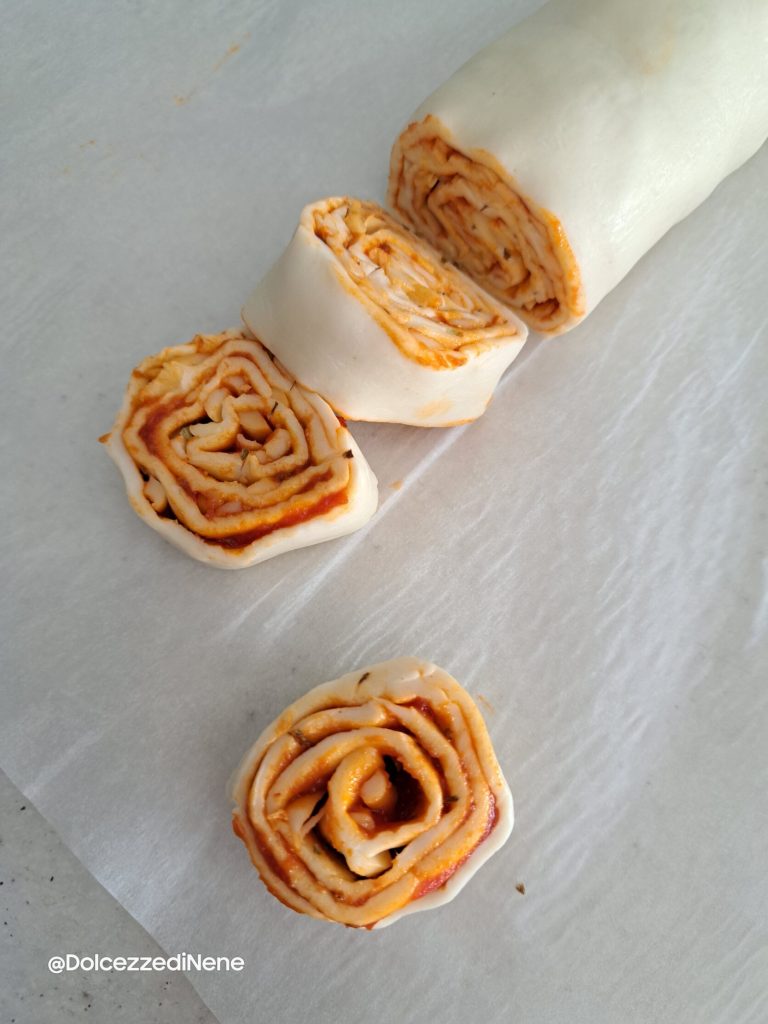 Puff pastry swirls with smoked cheese