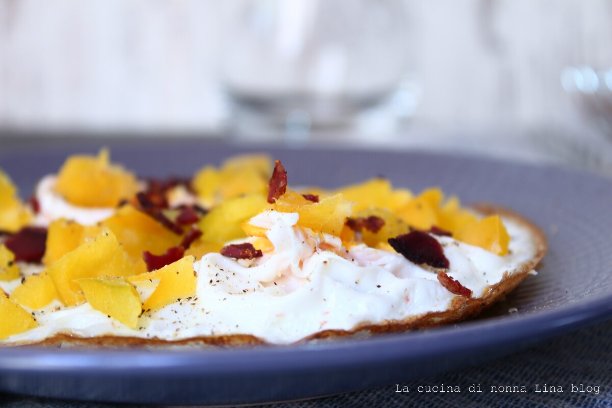 Eggs with bell peppers and bacon