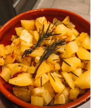 How to Cook Potatoes in the Microwave