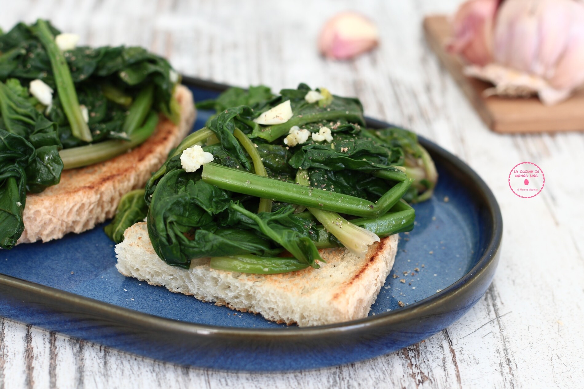 Vegan Crostini with Spinach