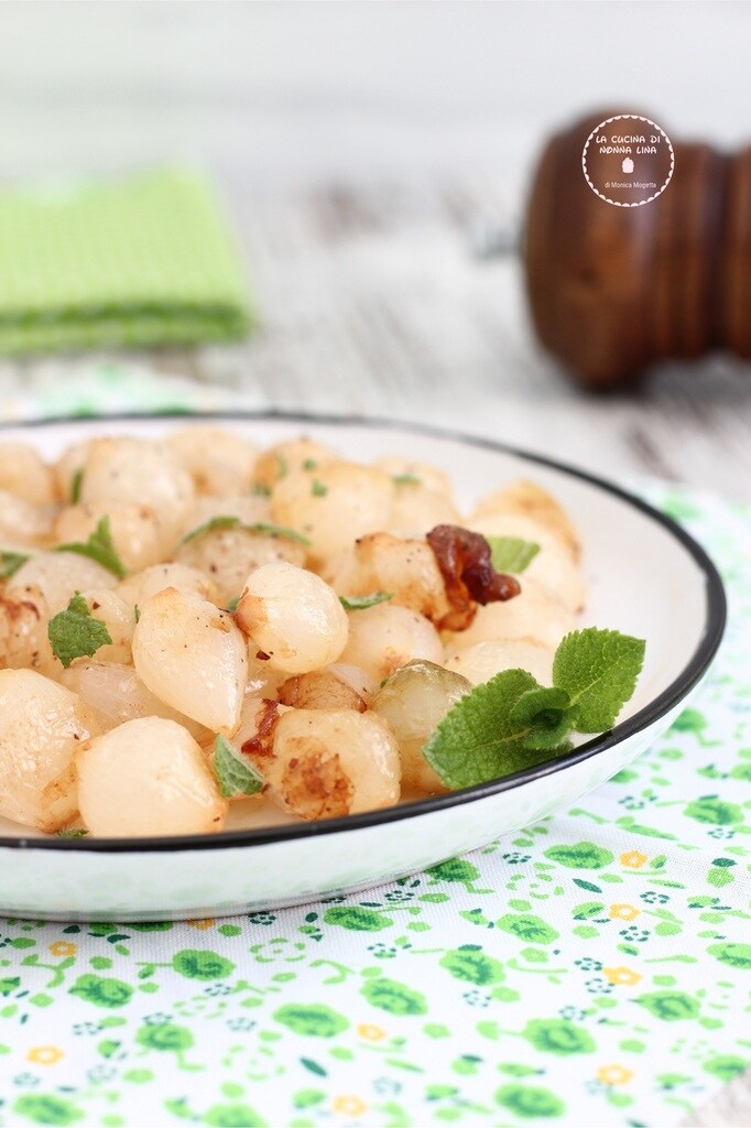 Onions with Beer and Mint