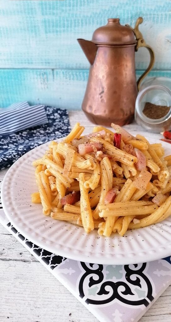 CASARECCE WITH WALNUT CREAM AND PORK CHEEK
