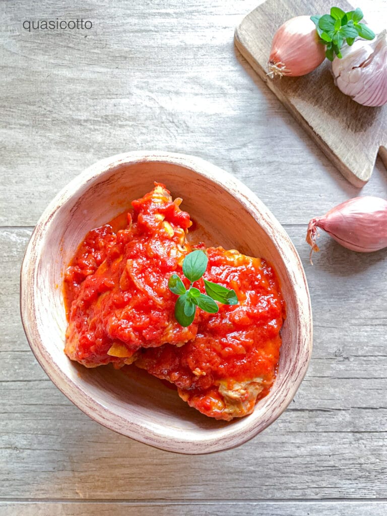 Flavorful Chicken with Tomatoes and Herbs