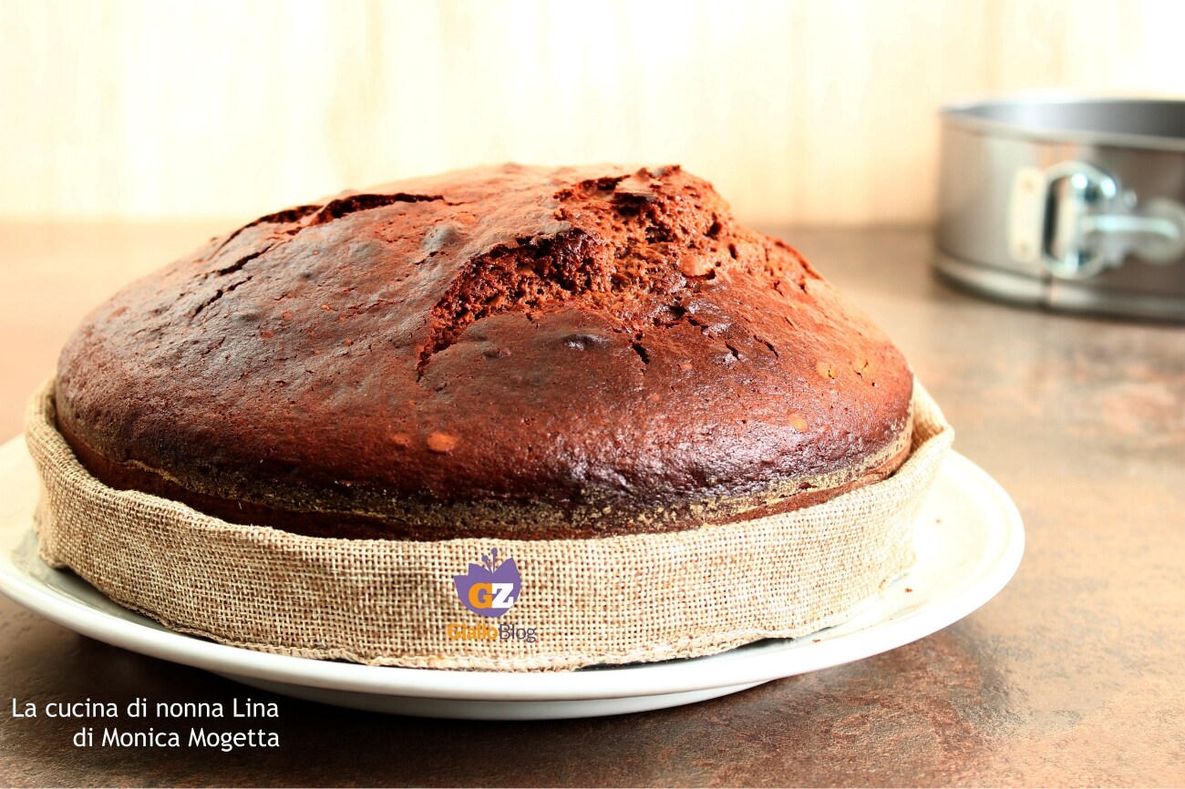 Soft-hearted Chocolate Cake
