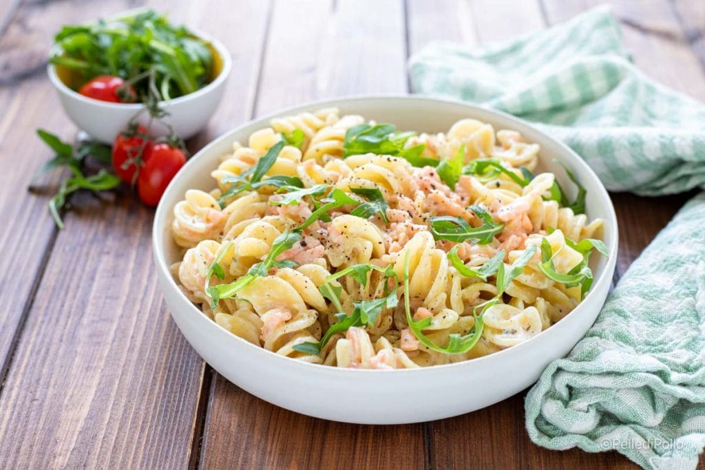salmon and arugula pasta