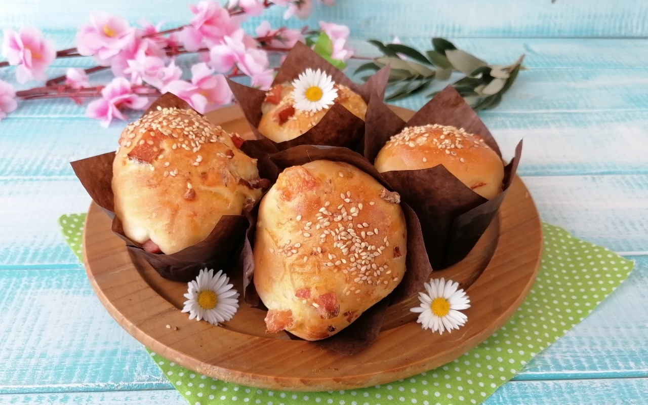 SAVORY BRIOCHE MUFFINS WITH COLD CUTS AND CHEESES