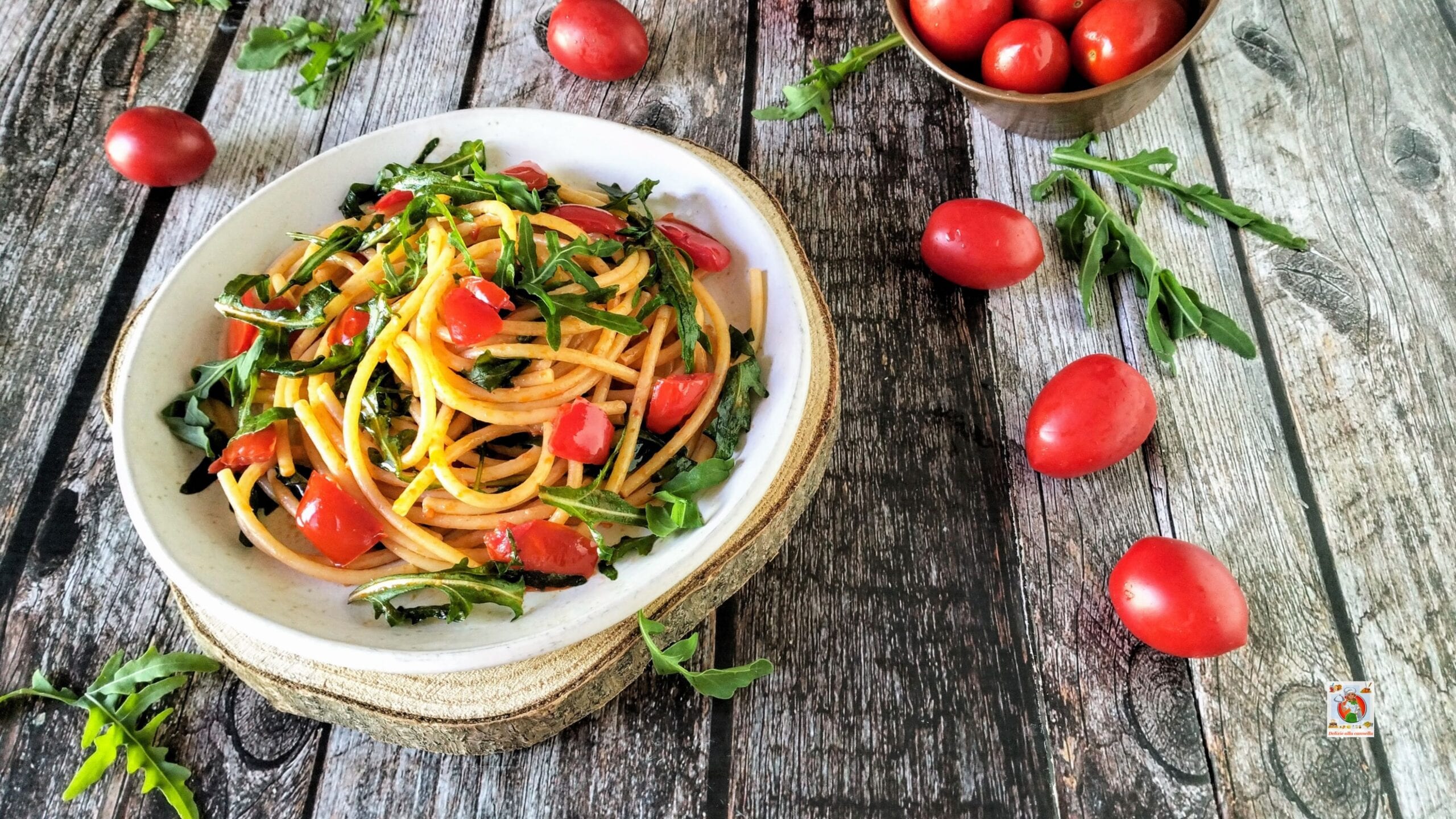 Spaghetti with Cherry Tomatoes and Arugula: a simple summer dish