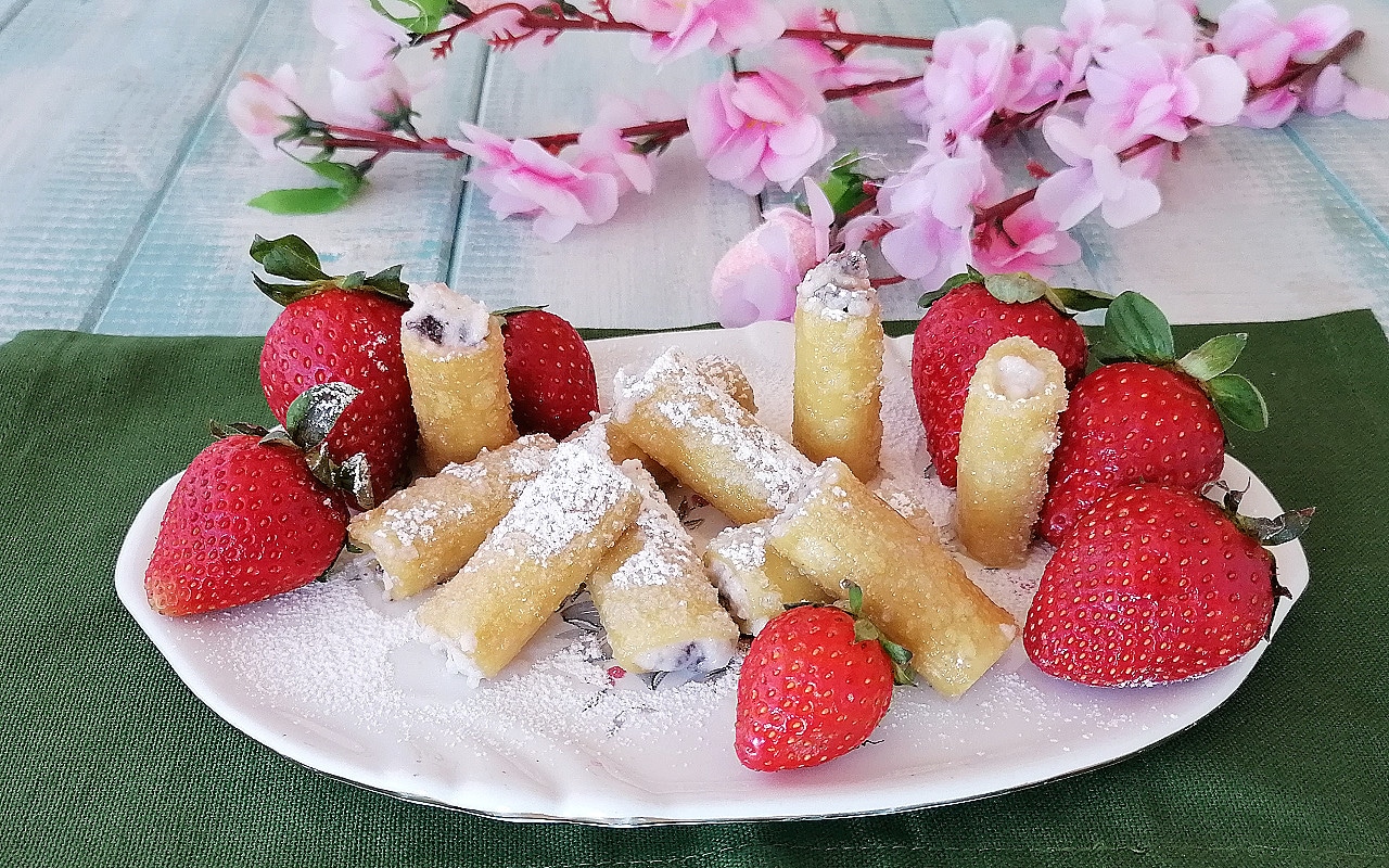 SWEET STUFFED RIGATONI DELICIOUS DESSERT