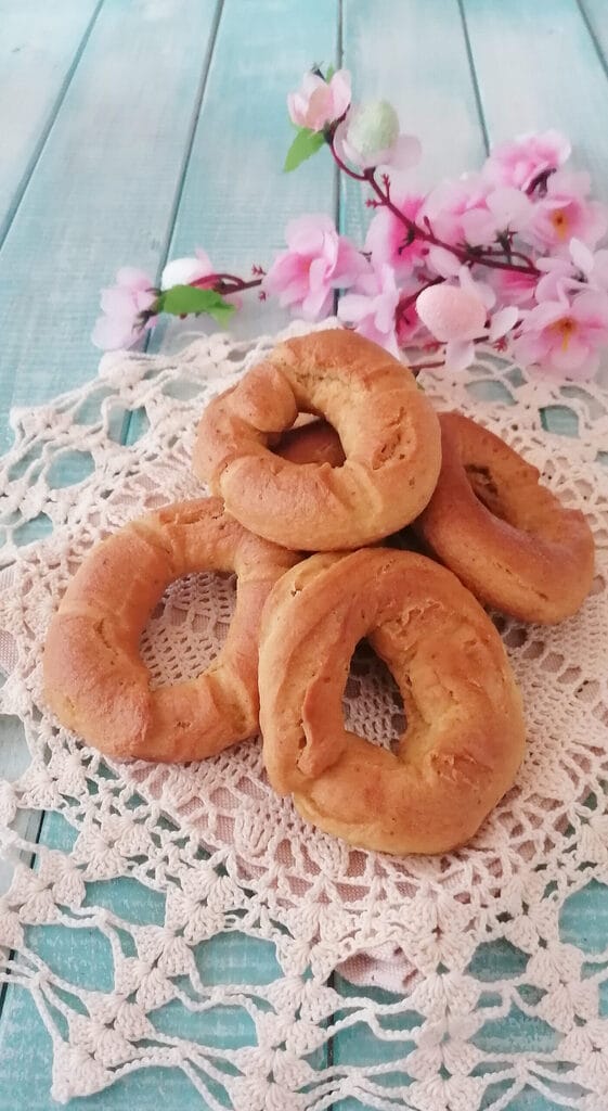 traditional sweet scalded donuts