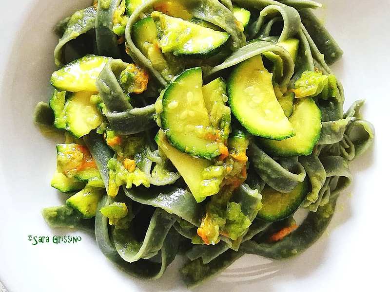 zucchini and zucchini flower pasta ORTAGGI che passione GRISSINO SARA