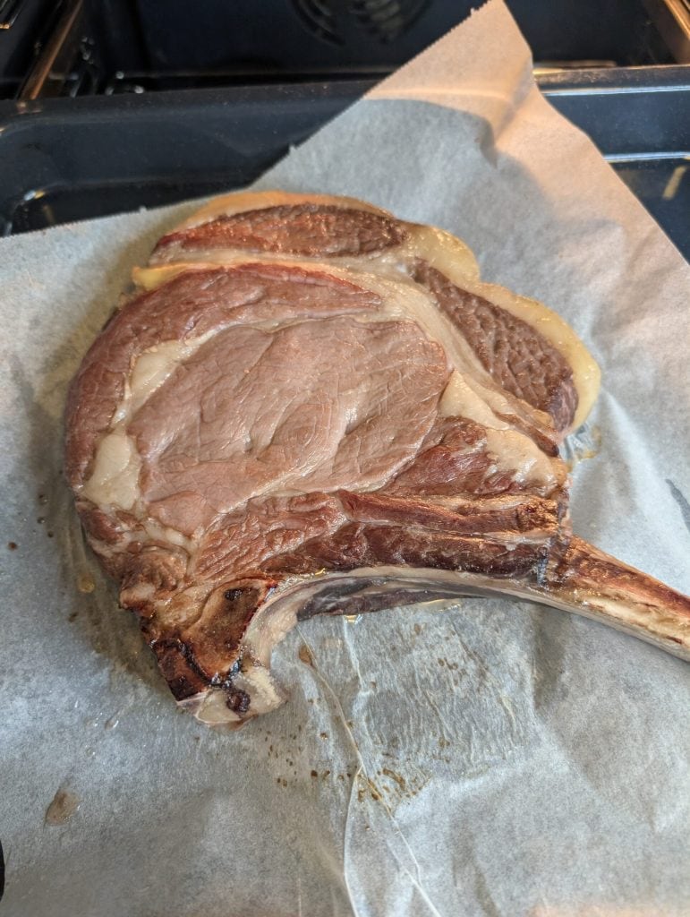 Tomahawk Steak: Discover the Secret to Perfect Cooking