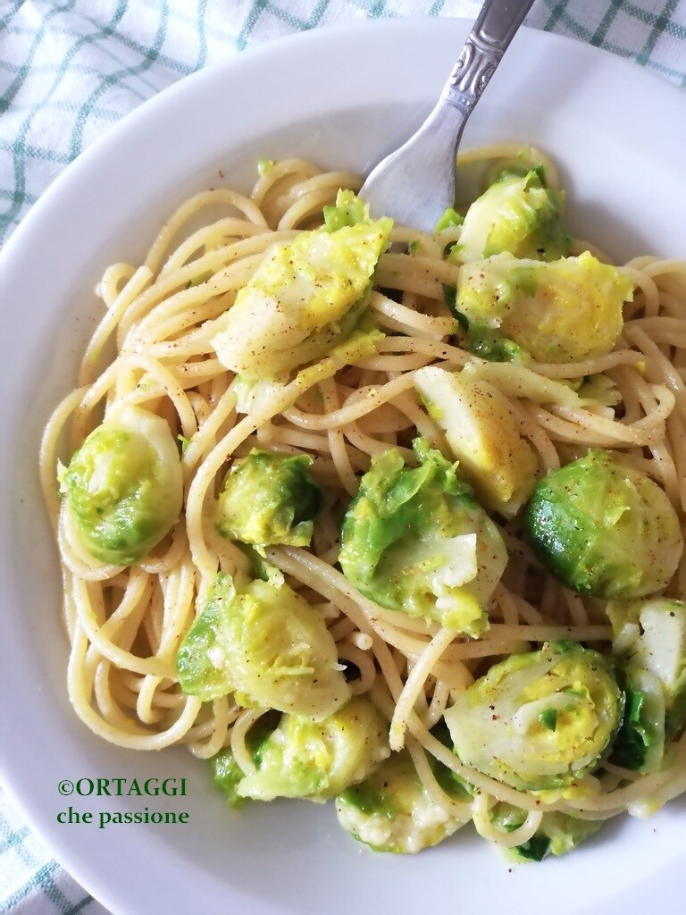 pasta with Brussels sprouts LIGHT