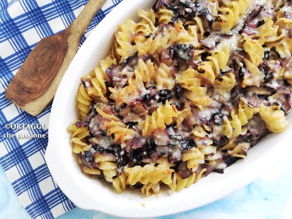 Baked pasta with radicchio and cheese - vegetarian recipe autumn vegetable VEGETABLES of autumn - autumn vegetable