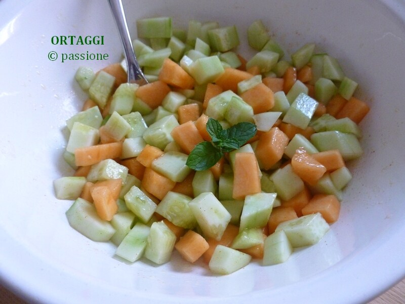 Cucumber and melon salad, recipes