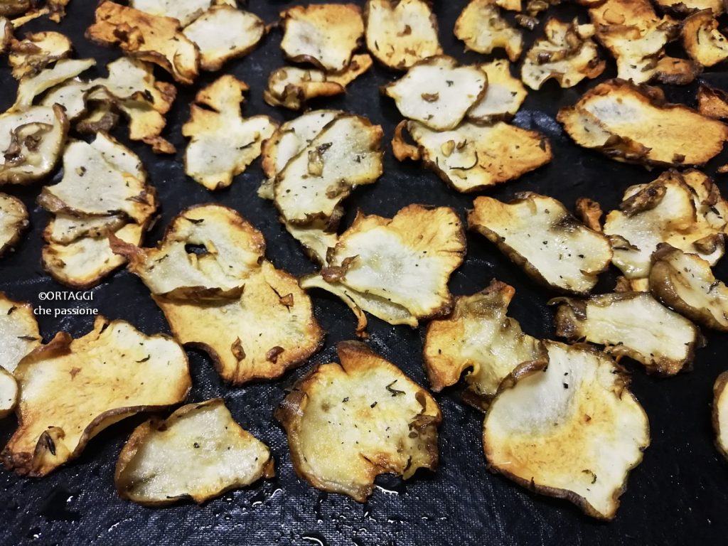Oven-baked Jerusalem artichoke chips - VEGETABLES with passion