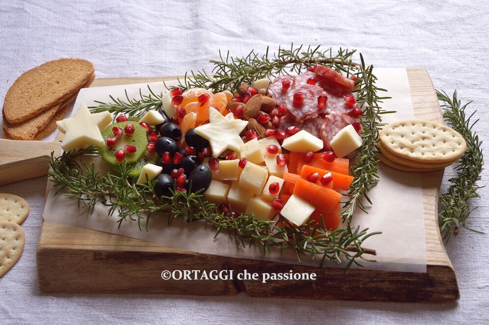 Simple yet Impressive Appetizer – Edible Christmas Tree