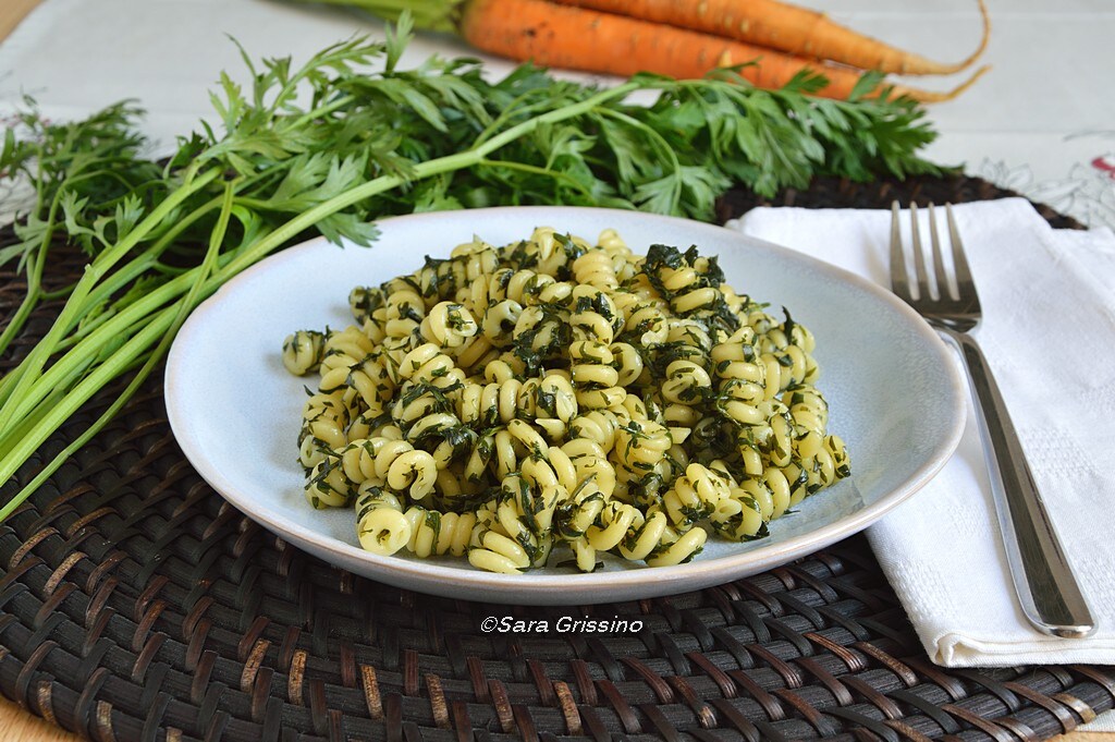 2005 Pasta with carrot tops