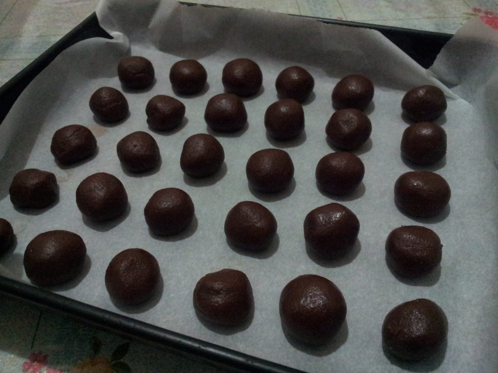 Chocolate cookie balls