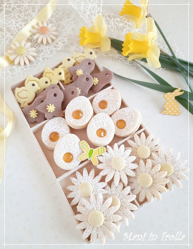 Assorted Crumbly Cookies