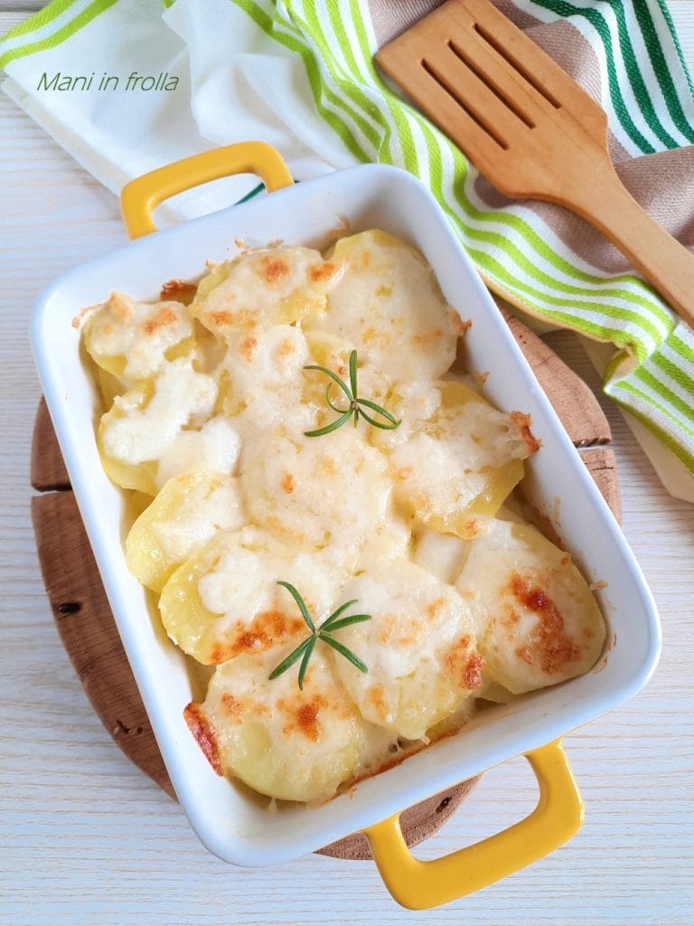 Oven-Baked Gratin Potatoes with Melty Cheese